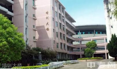 建阳农业工程学校 师资力量与管理水平初探，兼谈计算机技术培训特色